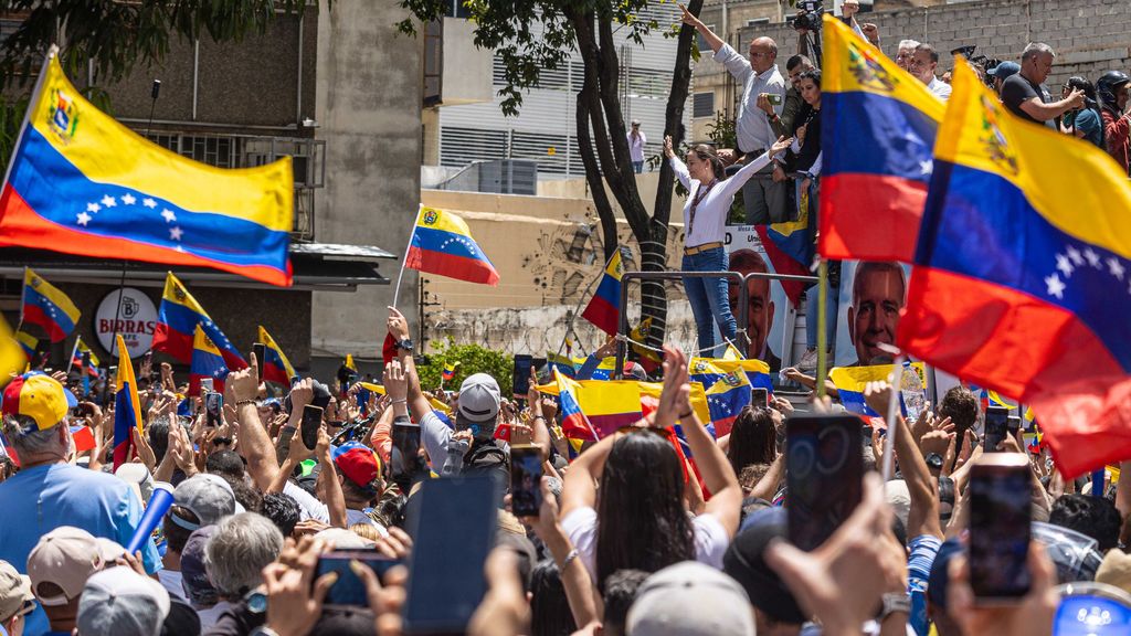 La oposición toma las calles de Caracas para protestar contra Maduro y denunciar fraude electoral