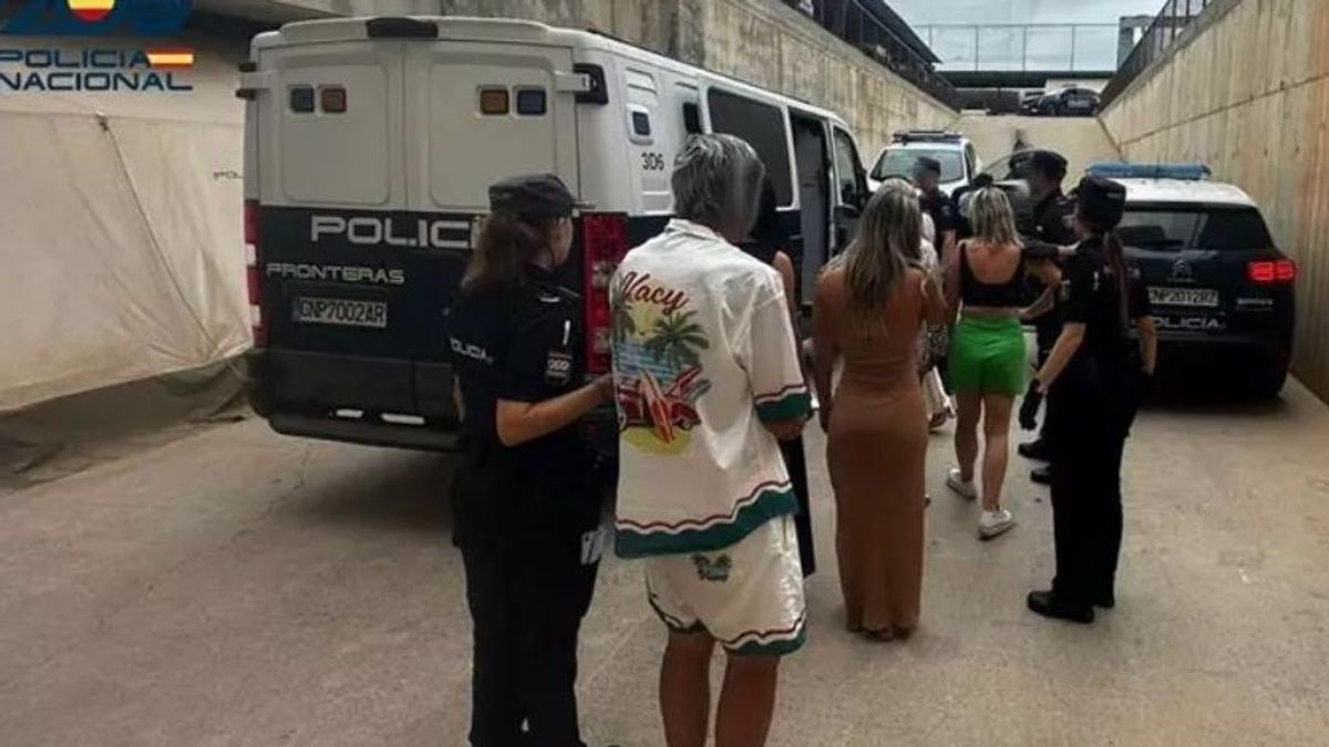 La Policía Nacional detiene a los seis comensales por no pagar la cena en un restaurante en Ibiza