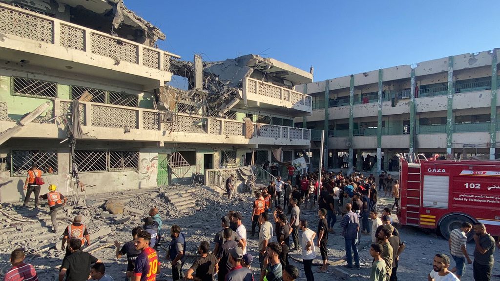 Ascienden a 25 los muertos tras un ataque israelí contra dos escuelas de la ciudad de Gaza