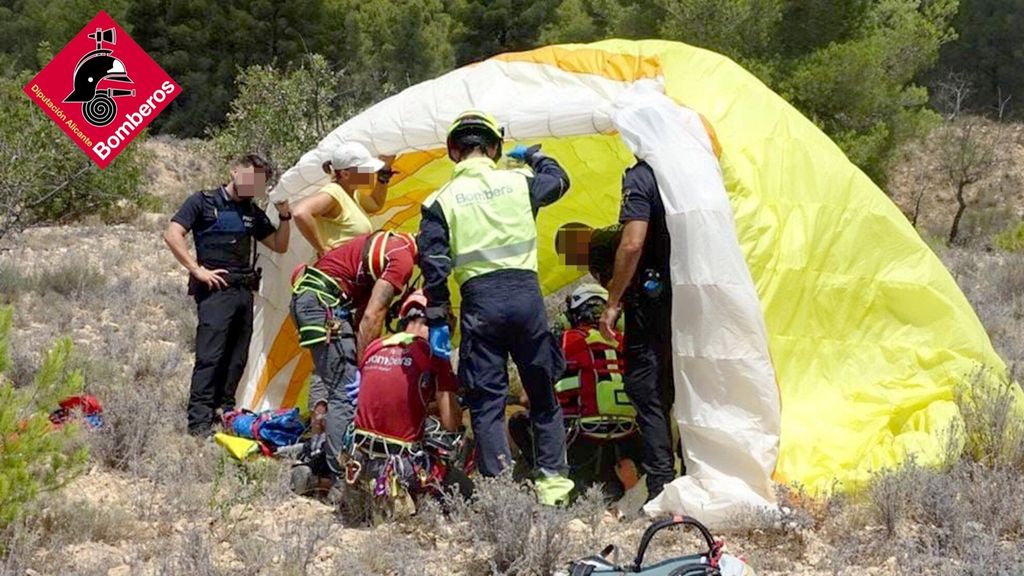 Rescate y atención a un parapentista ruso herido en Alicante