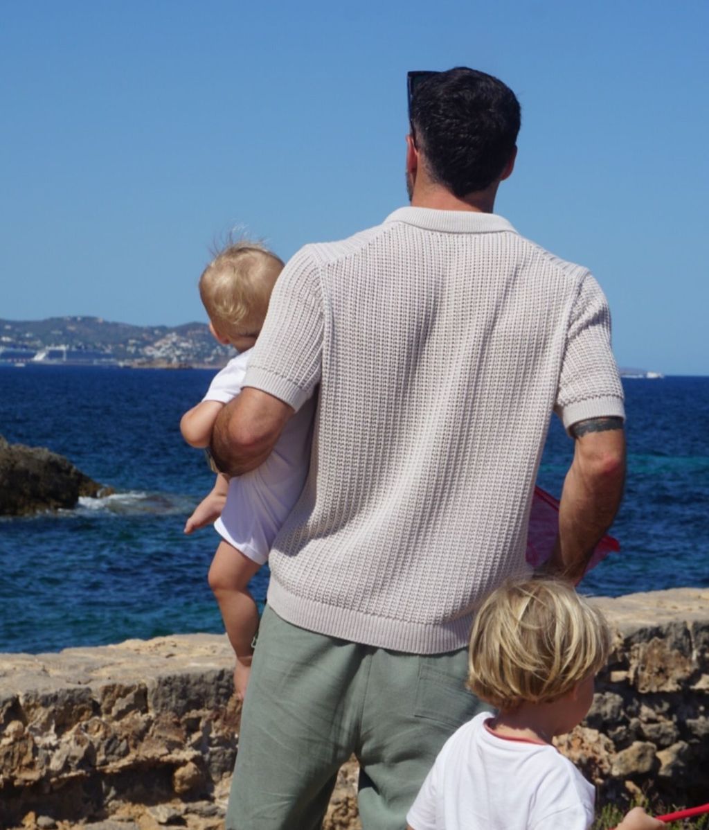 Dani Carvajal junto a sus dos hijos en Ibiza