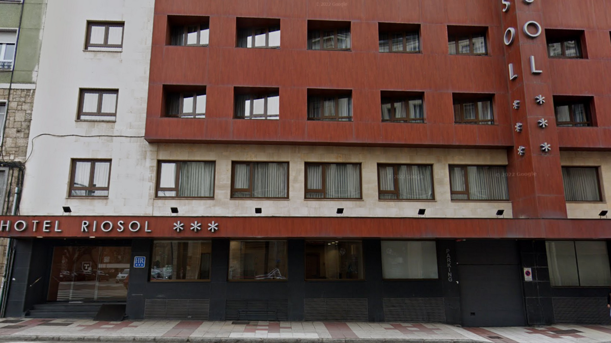 Hotel de León en el que se ha precipitado el matrimonio