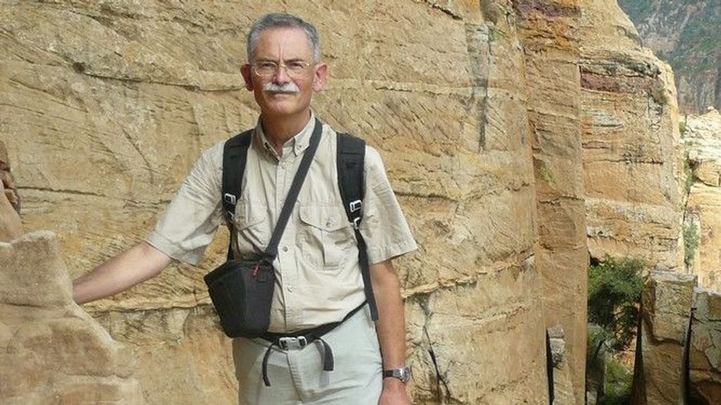 Muere el reconocido médico valenciano Javier Botella durante la ascensión a una montaña en Kazajistán