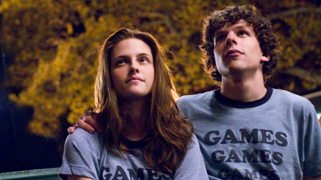 Kristen Stewart y Jesse Eisenberg en la entrañable 'Adventureland', 2009