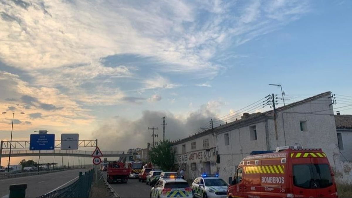 Levantado el confinamiento en Utebo, Zaragoza, por el incendio de la fábrica de productos químicos