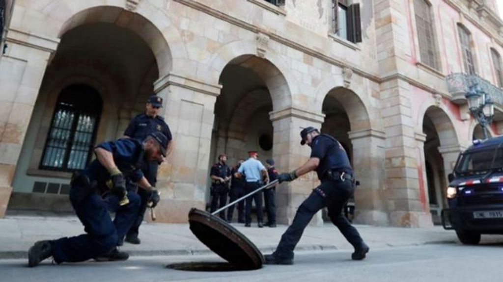 El jefe de oficina de Puigdemont pone presión sobre los Mossos si lo detienen