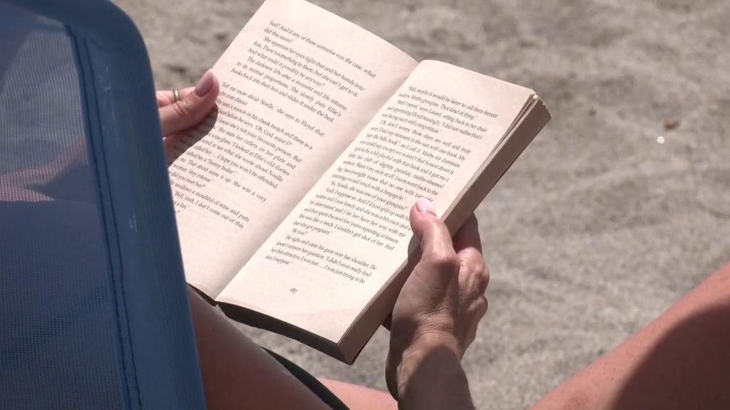 La lectura en verano aumenta entre los españoles al tener más tiempo libre