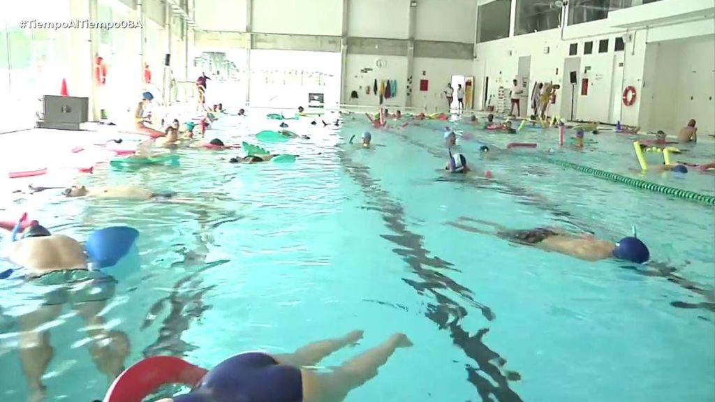 De festival bajo el agua: escuchar música y bailar mientras buceas