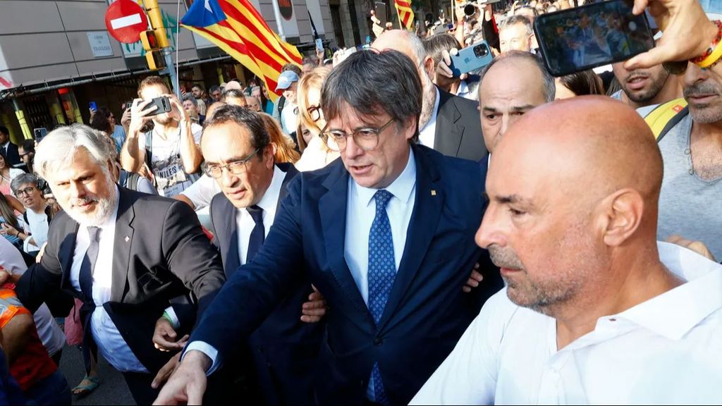 Detienen al mosso dueño del coche en el que ha huido Carles Puigdemont tras su aparición en Barcelona