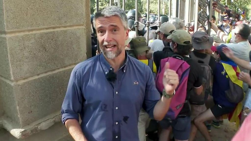 El regreso de Carles Puigdemont, desde dentro del entusiasmo de los manifestantes: "Salvador Illa no es nuestro president"