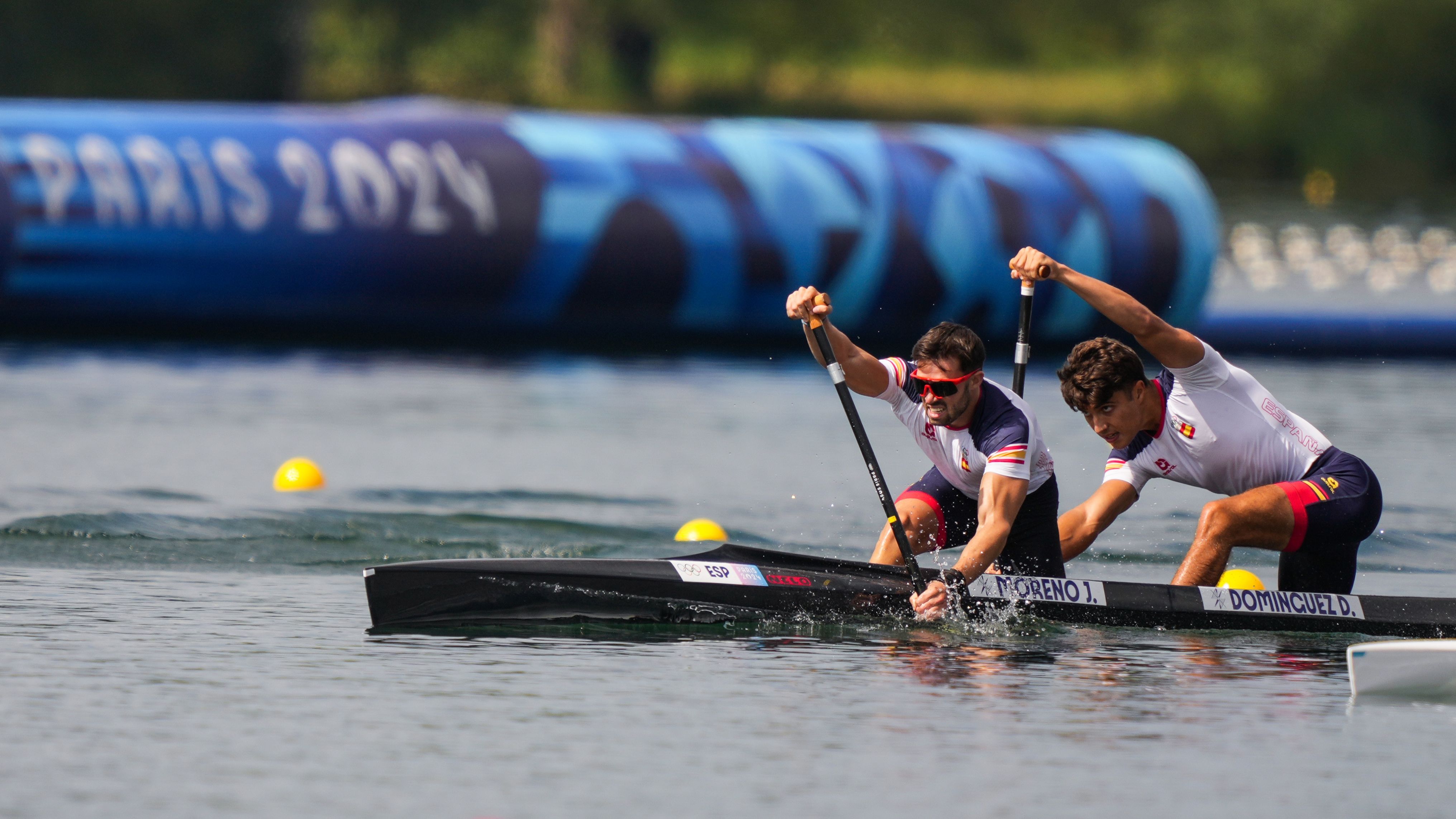Joan Antoni Moreno (i) y Diego Domínguez (d) durante la final de C2 500 m masculino en la que han ganado la medalla de bronce