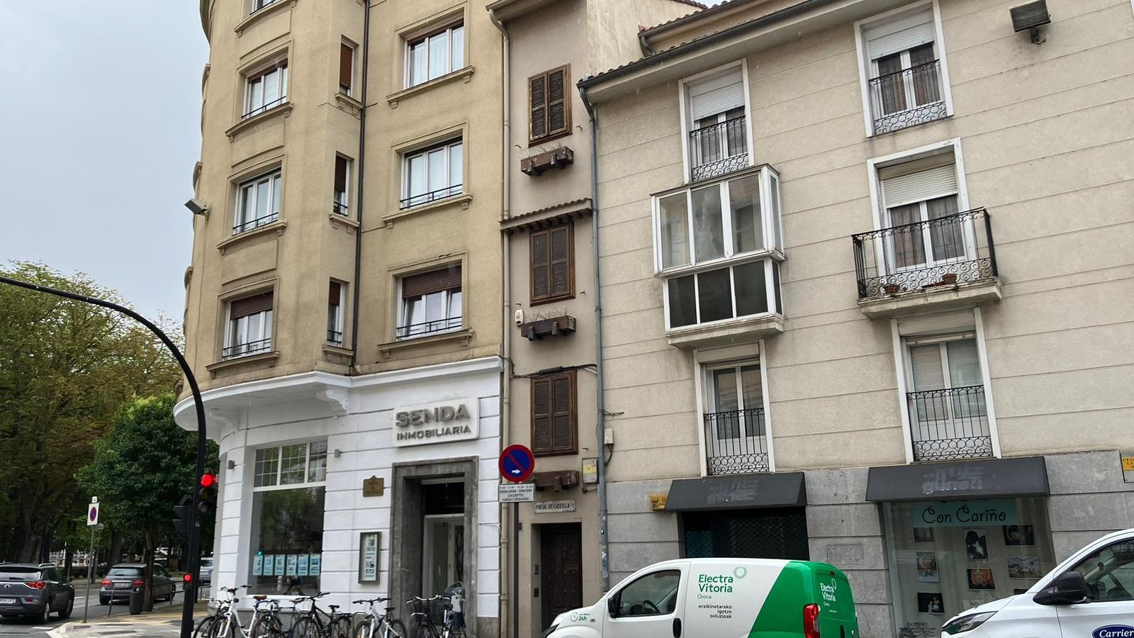 La fachada mide poco más de dos metros de ancho