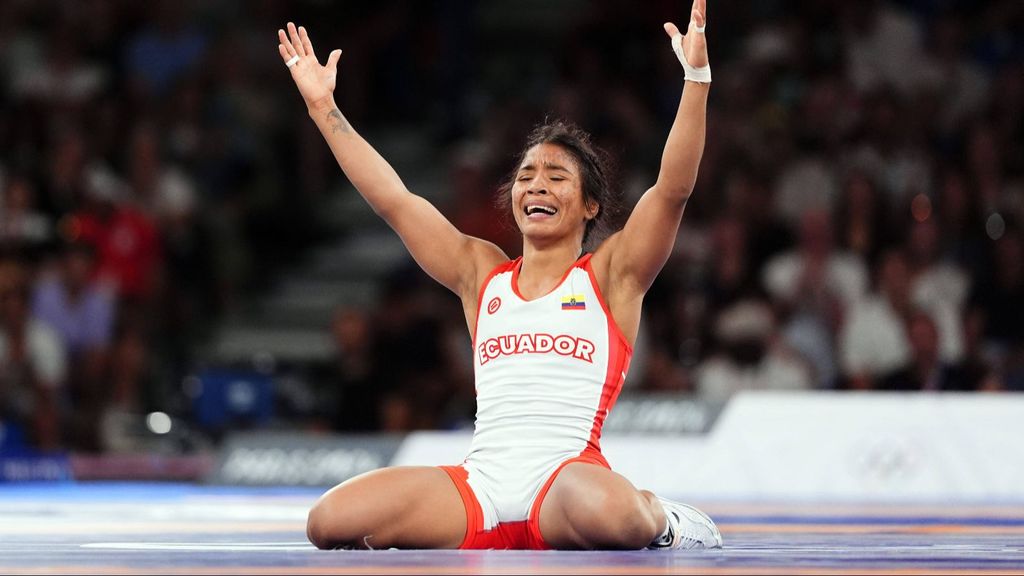 Lucía Yépez, medalla de plata en la categoría de lucha libre.