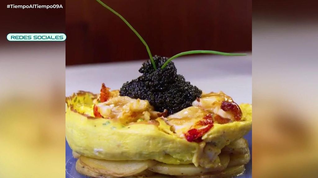 Una tortilla con caviar y langosta