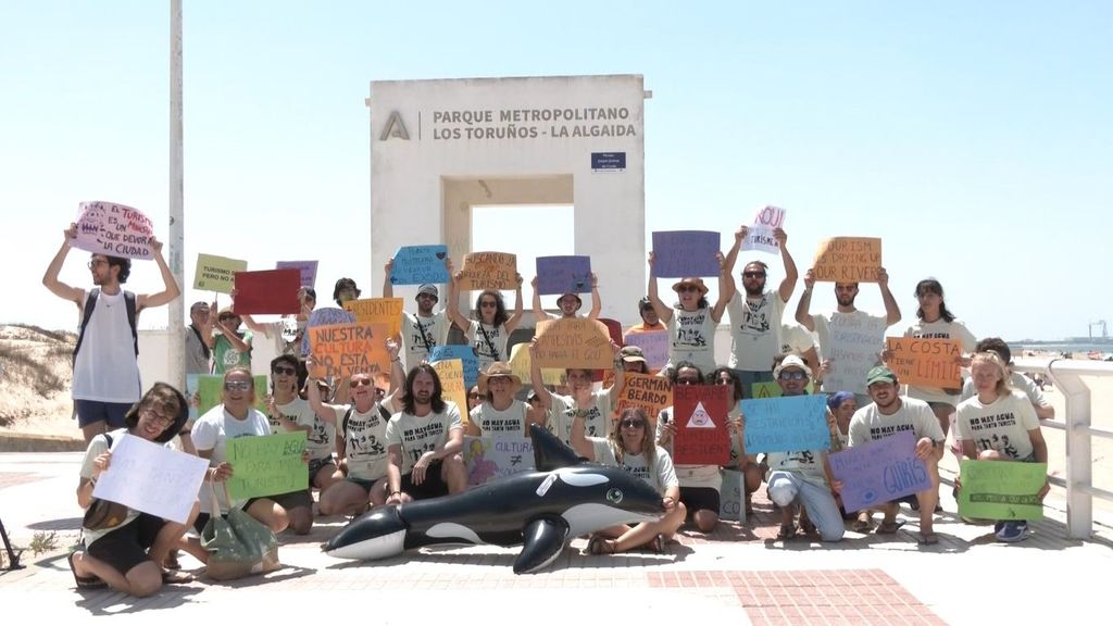 Protesta contra la masificación turística en El Puerto de Santa María, Cádiz