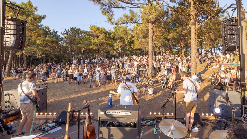 Actuación musical en el festival Vive Nigrán en Pontevedra