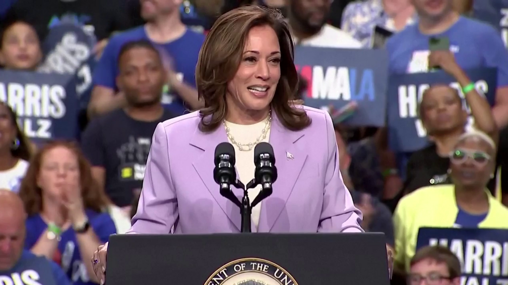 Vuelco en los sondeos de las elecciones presidenciales de EEUU: Kamala Harris aventaja a Donald Trump en tres estados clave