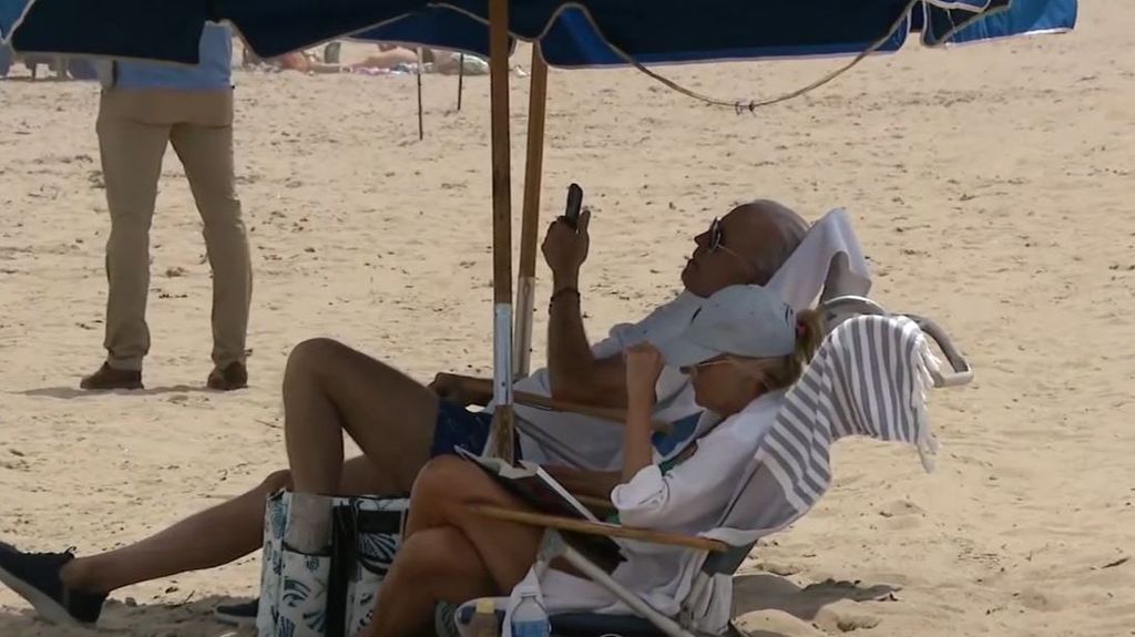 Biden se relaja en la playa alejado del foco mediático y Trump busca una nueva estrategia ante el avance de Harris