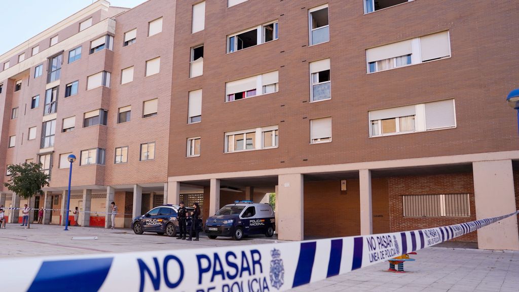 Los bomberos y la Policía Nacional han hallado este lunes el cuerpo sin vida de una mujer, con signos de violencia, en Valladolid