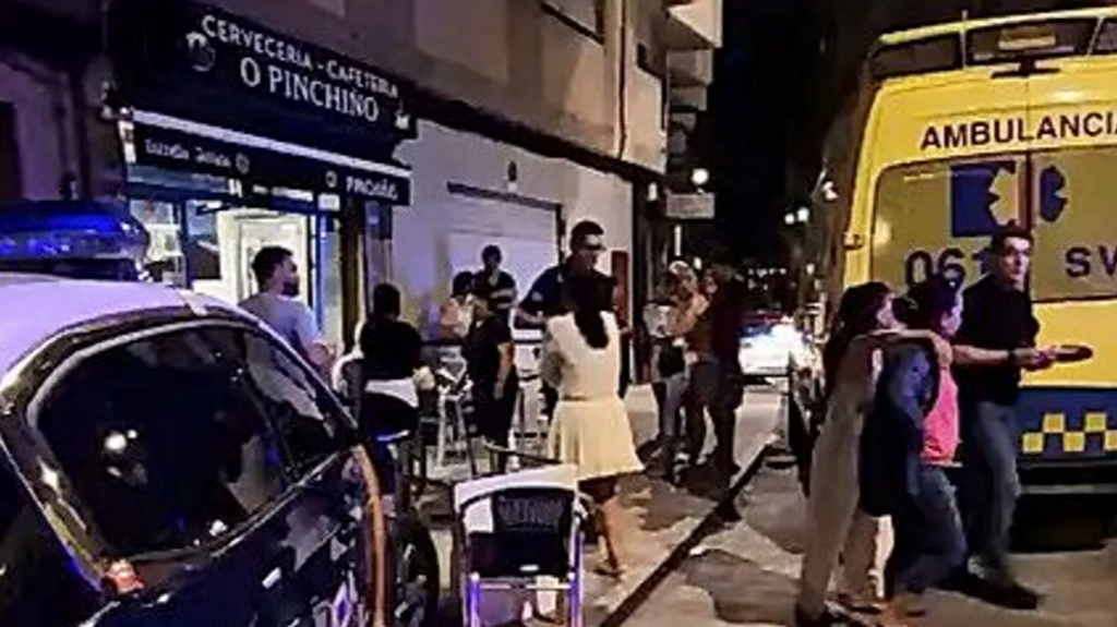 Varias personas heridas en un intento de atropello en un local de A Coruña