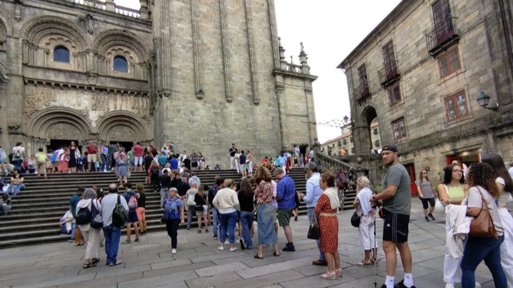 Compostela contratará informadores a pie de calle para concienciar a los visitantes del ruido que generan