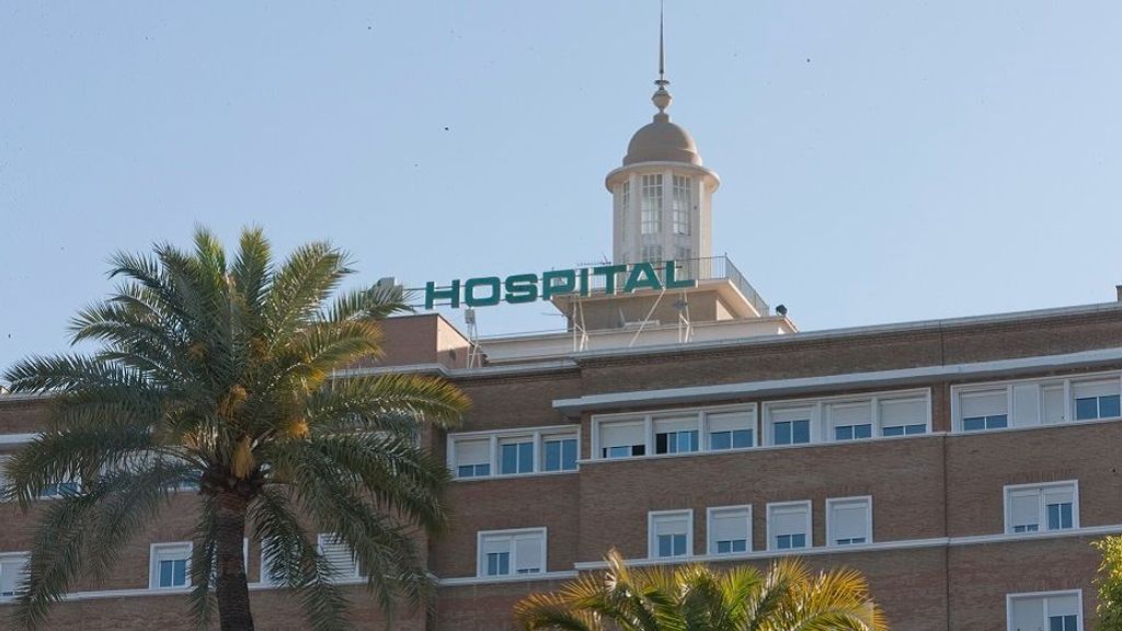 Fachada del Hospital Virgen del Rocío en Sevilla