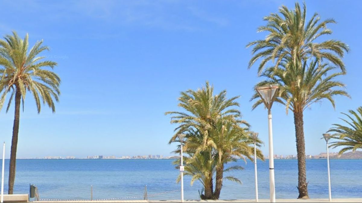 Muere un hombre de 86 años mientras se bañaba en una playa de Cartagena, Murcia