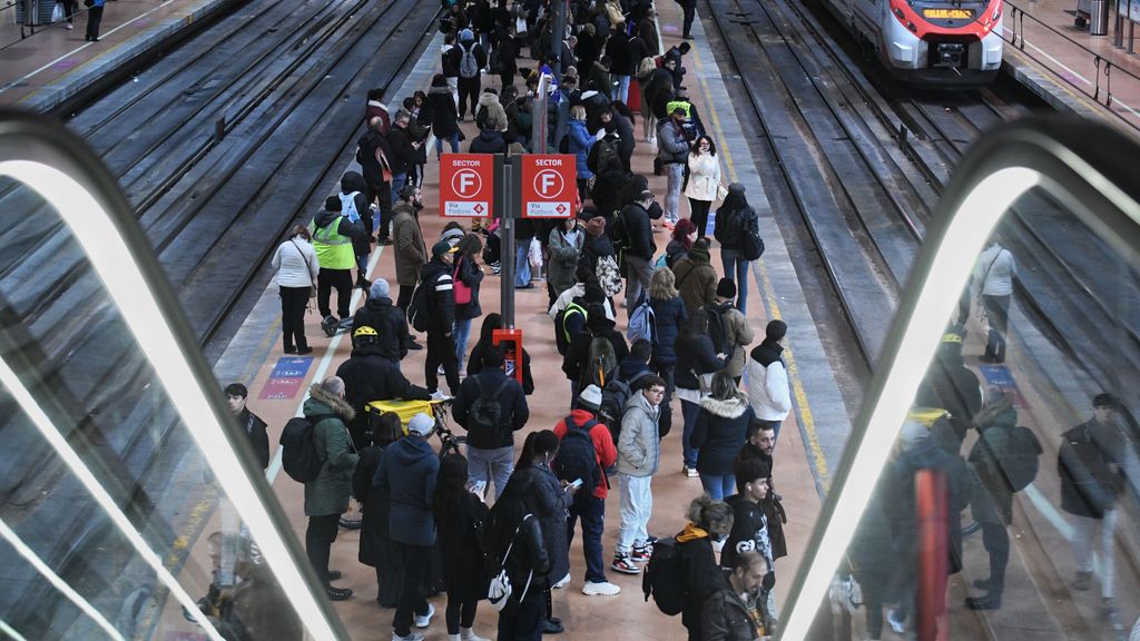 Retrasos en varias líneas de Cercanías en Madrid al inicio de la operación salida