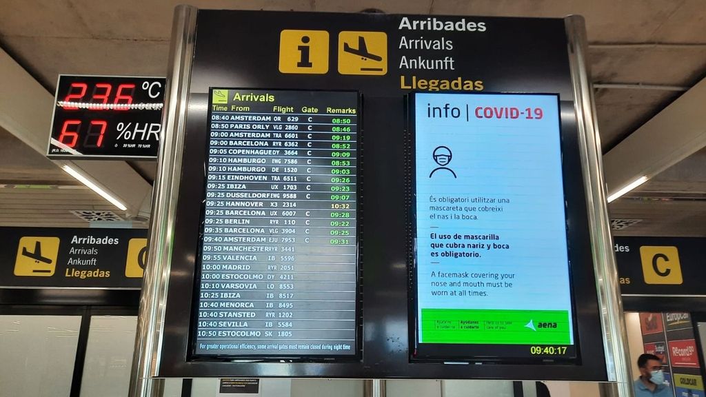 Panel informativo en el aeropuerto de Palma