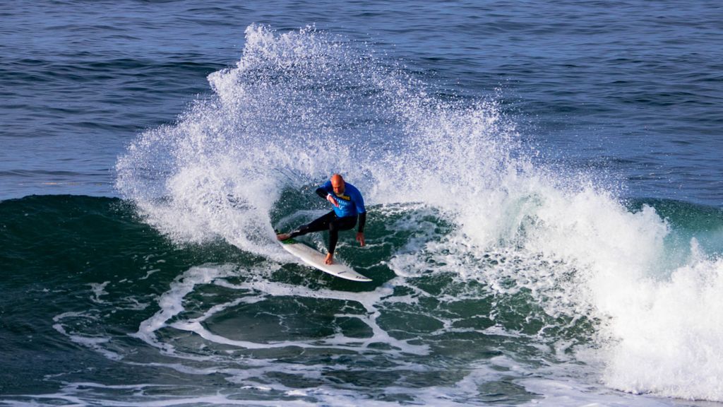 Derick Rey, durante una competición de surf