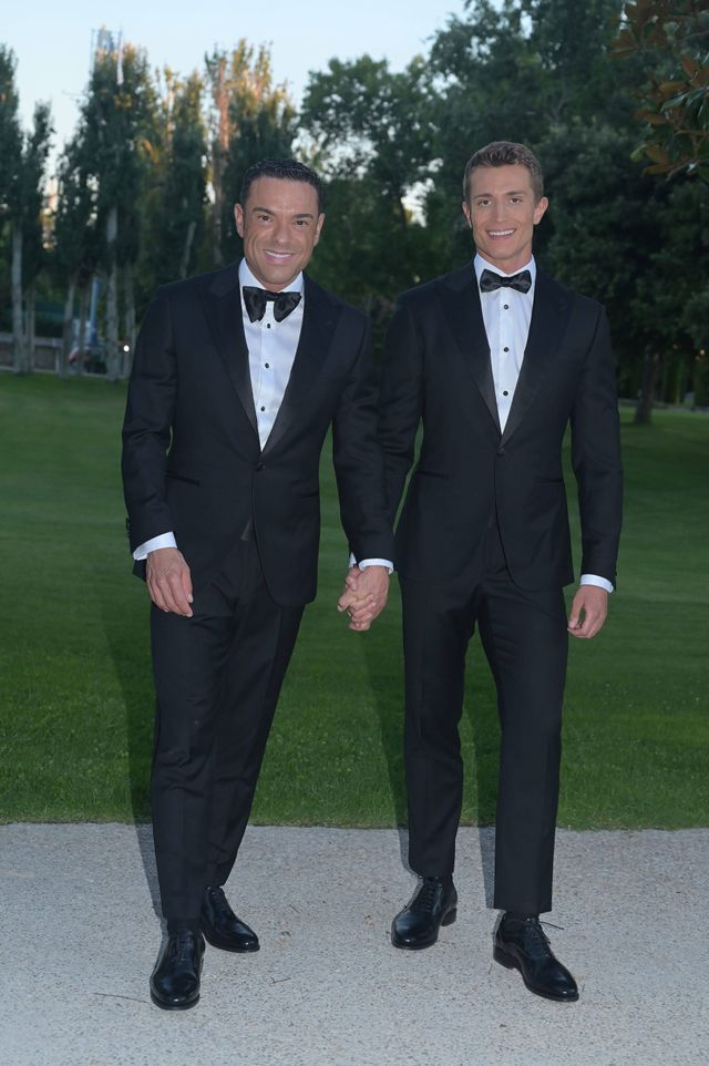 Hugo Fuertes Boda de Antonio Rossi y Hugo Fuertes: todos los looks de los invitados ...