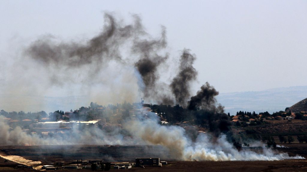 Israel ejecuta el ataque más letal en el sur del Líbano desde el inicio de la guerra y Hezbolá responde con decenas de cohetes