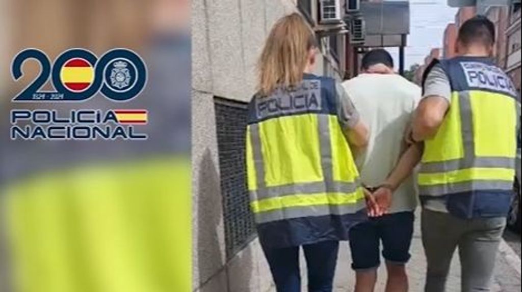 Agentes de la Policía Nacional han liberado a una mujer víctima de violencia de género y a su bebé del baño donde se encontraba retenida por su pareja