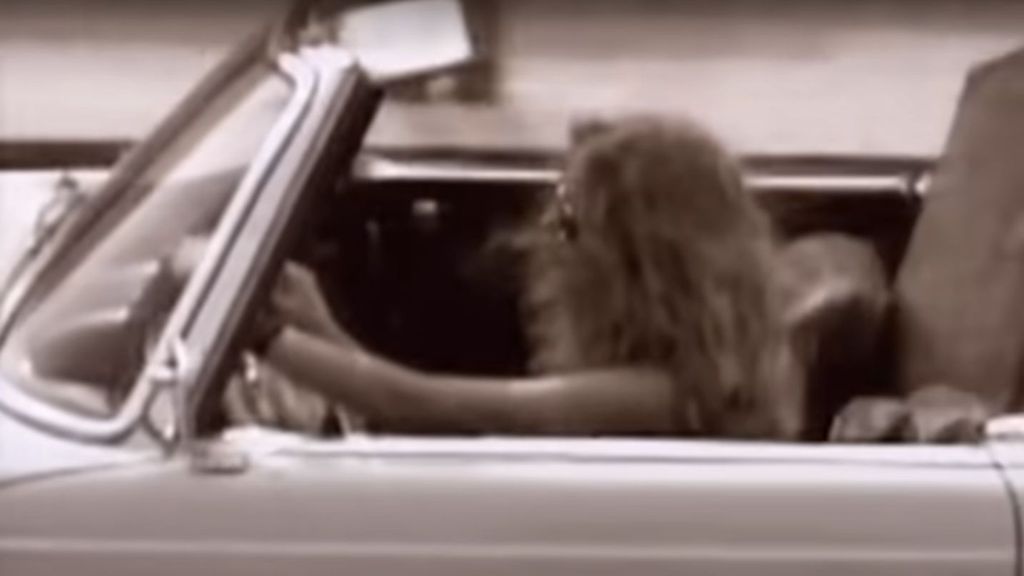 Christina Rosenvinge en el videoclip de 'Voy en un coche'