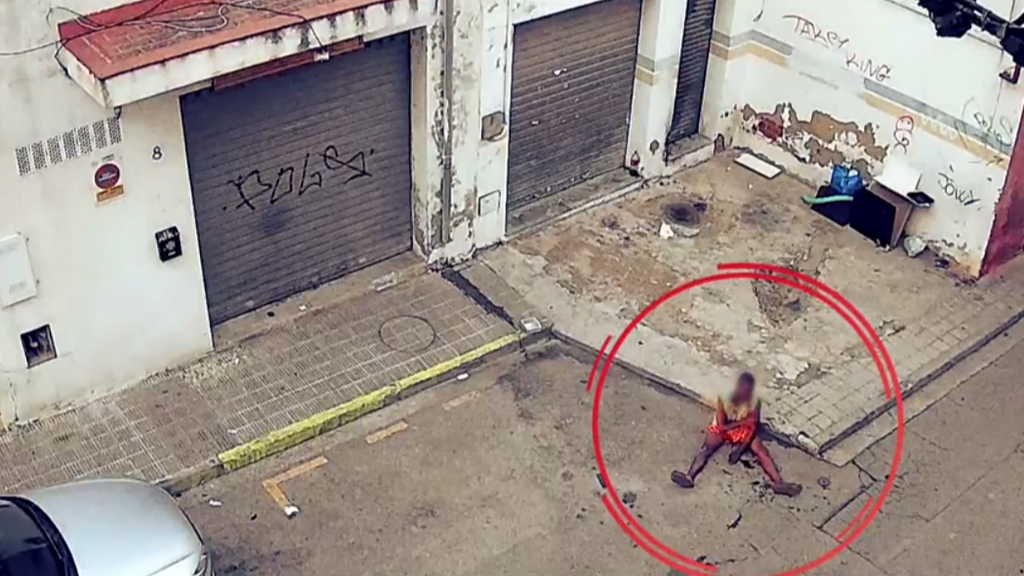 El joven apuñalado en mitad de la calle