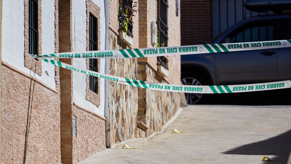 La mujer herida tras ser disparada por su pareja en Otero, Toledo, donde mató a su hija, permanece grave