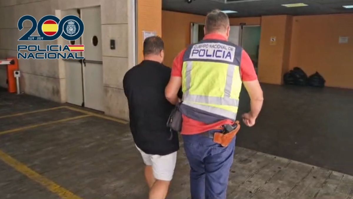 Un hombre de 42 años fue arrestado por estafar más de 100.000 euros mediante una empresa de venta online de teléfonos