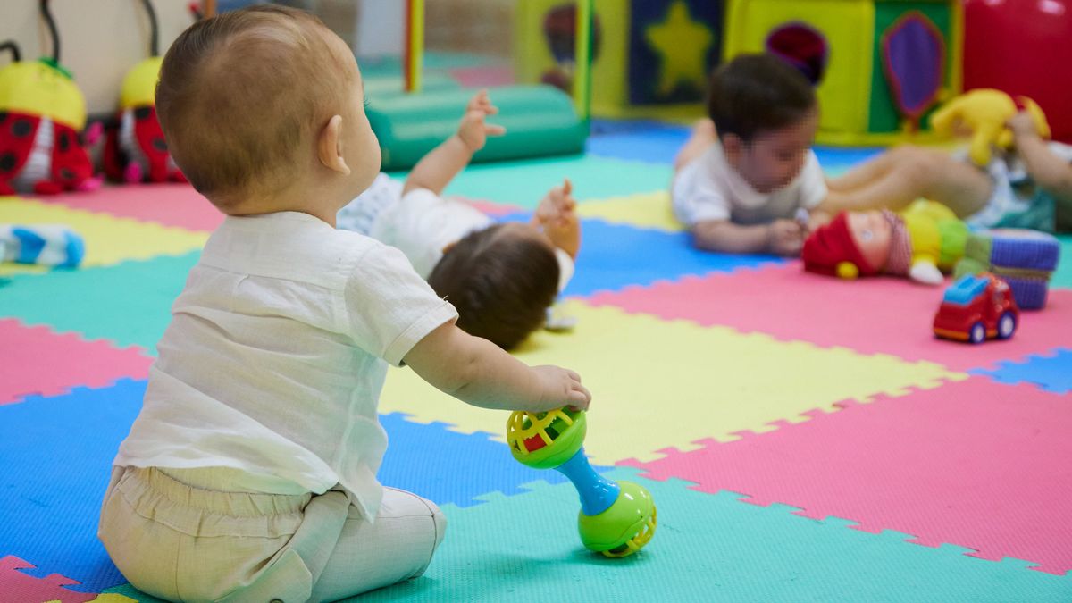 Dos escuelas infantiles de Madrid cerradas dejan a 300 niños sin plaza y a las plantillas sin cobrar