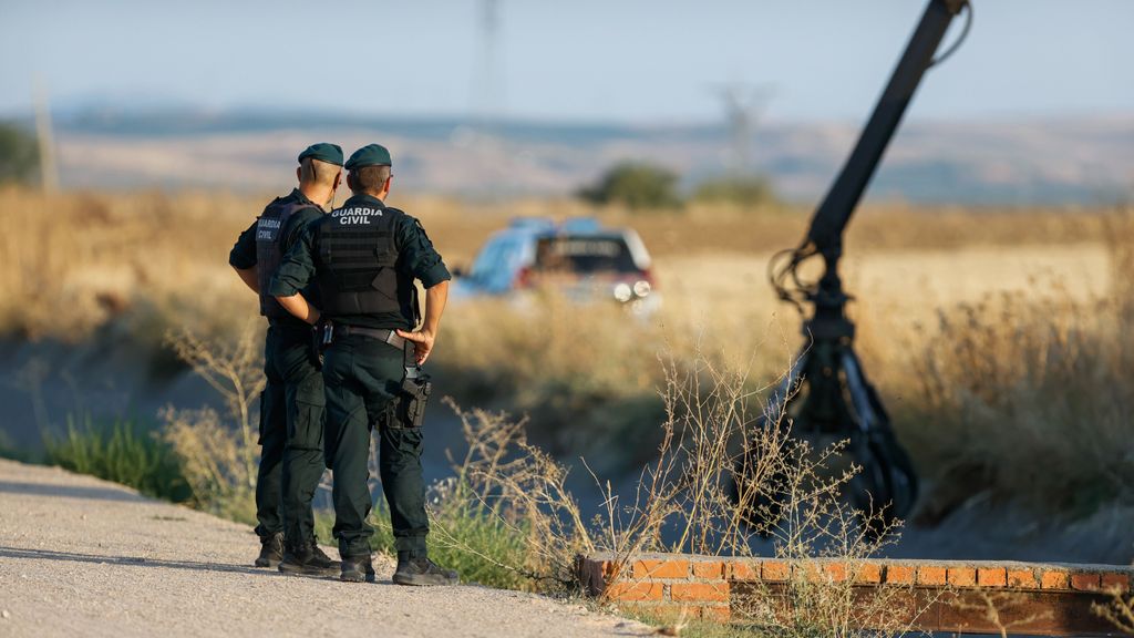 La Guardia Civil rastrea el canal de Mocejón y registra dos domicilios de esta localidad toledana