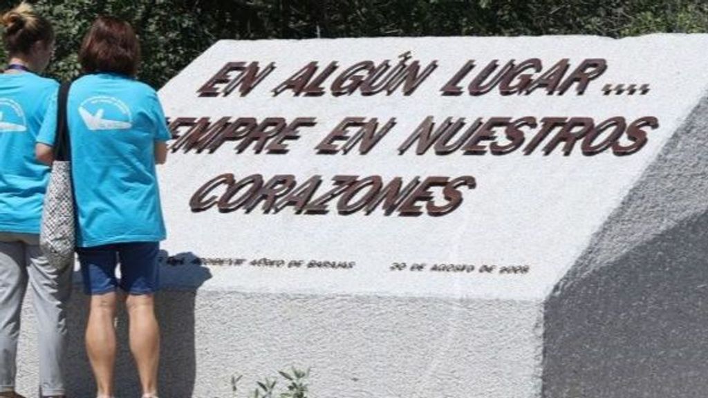 Monumento a las víctimas del accidente aéreo de Spanair en 2008.