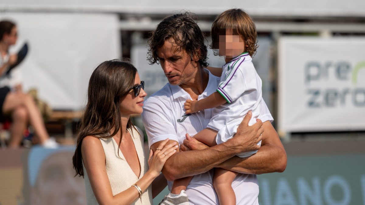 Sandra Gago y Feliciano López junto a su hijo Darío.