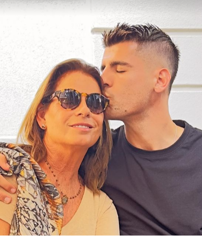 Álvaro Morata junto a su madre, Susana Martin Ramos.