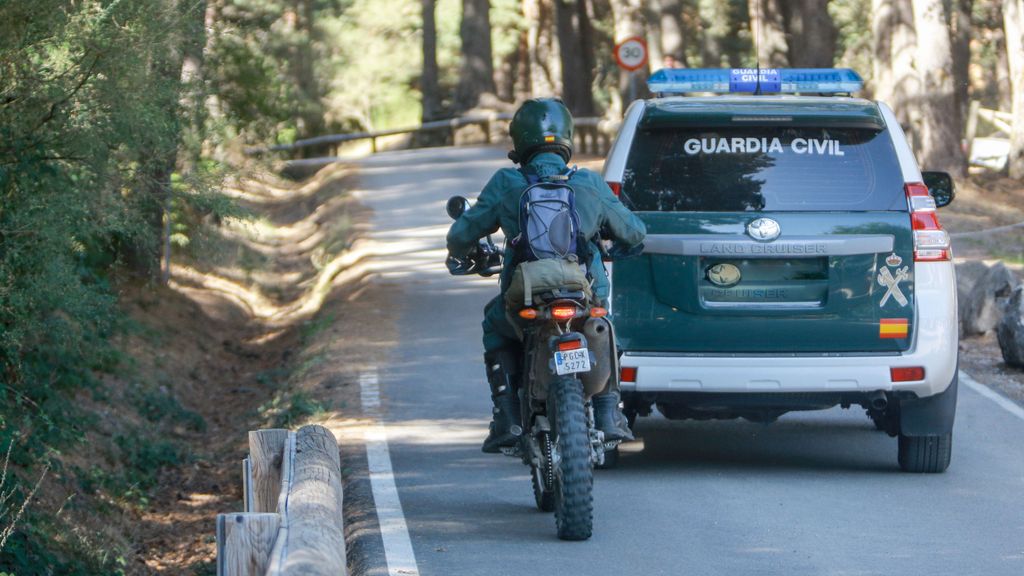 ¿Está permitido adelantar a la Guardia Civil?