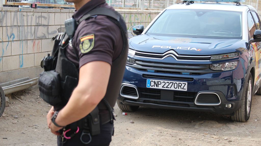 Un agente en prácticas de la Policía Nacional salvó a una bebé en Aldaia que se había atragantado