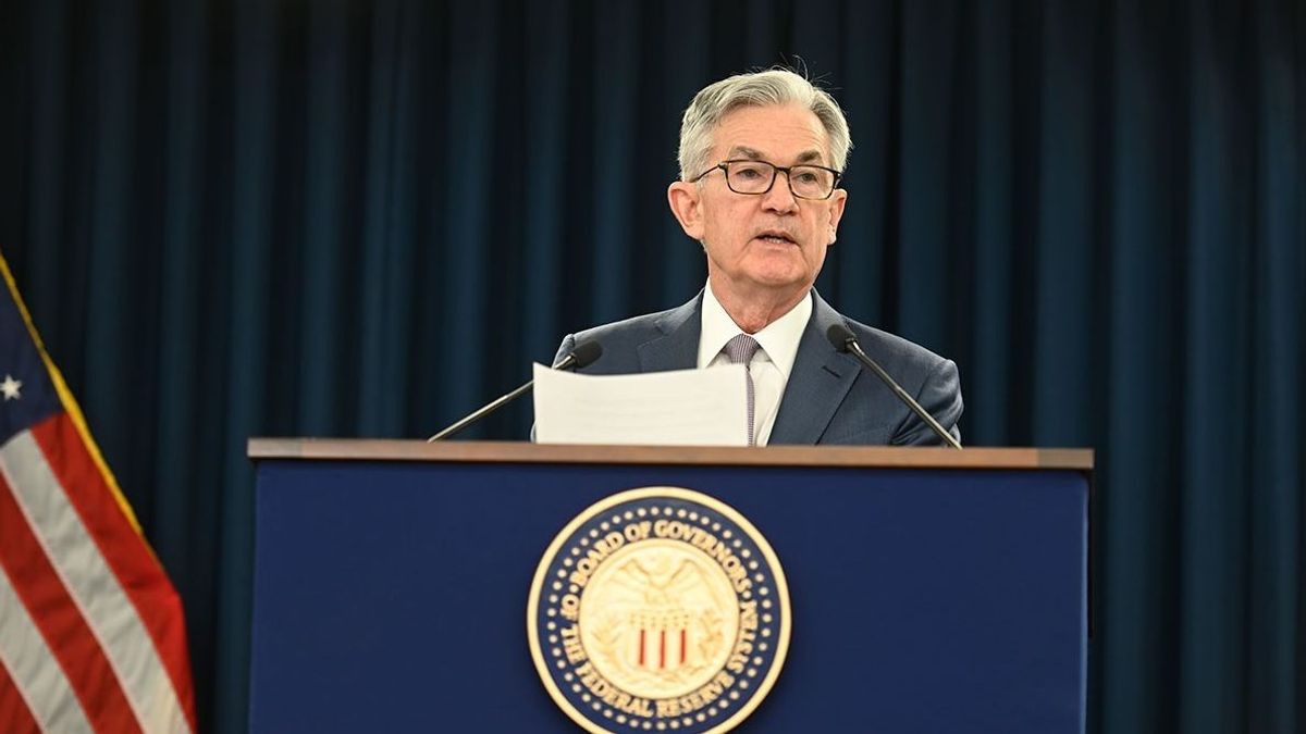 El presidente de la FED, Jerome Powell, asegura que ha llegado el momento de "ajustar" los tipos de interés