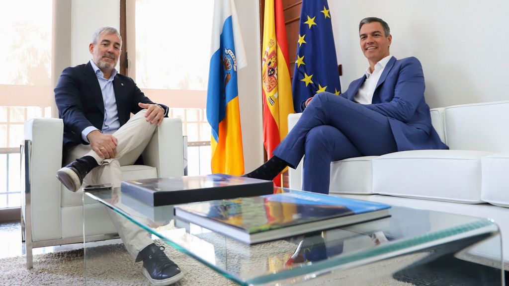 El presidente del Gobierno, Pedro Sánchez se reune con el presidente de Canarias, Fernando Clavijo