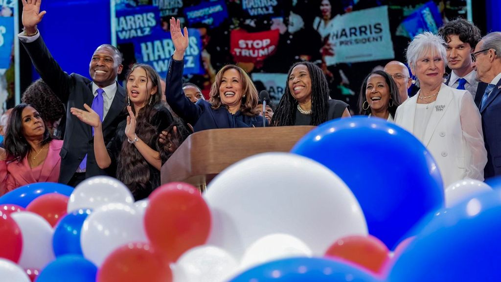 Kamala Harris, arropada por los cuatro expresidentes y famosos ya es la candidata demócrata