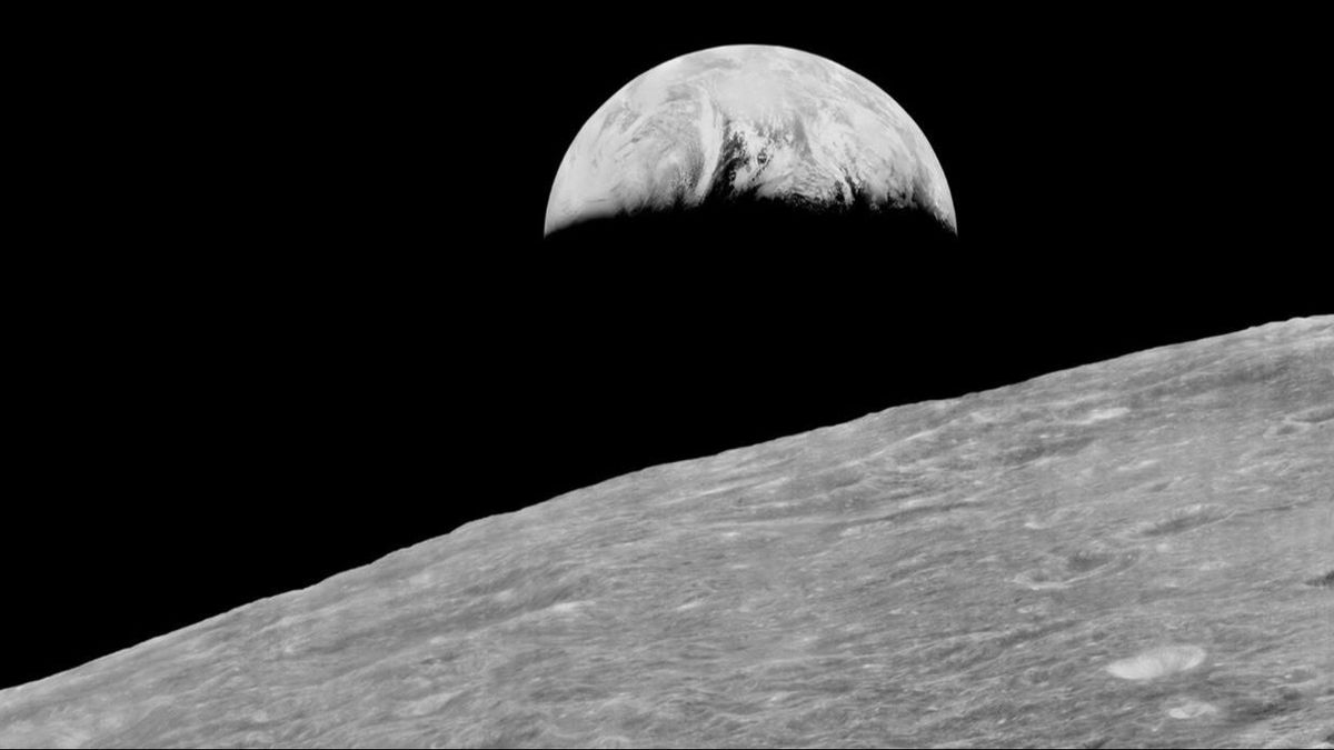 Primera imagen de la Tierra tomada desde la Luna