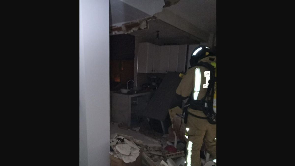 Un menor de edad, herido de gravedad al explotar una bombona de butano en su casa en Mula, Murcia