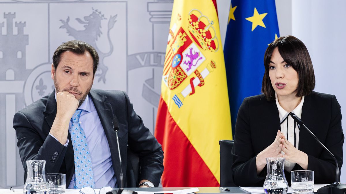 El ministro de Transportes, Óscar Puente, y la ministra de Ciencia, Diana Morant